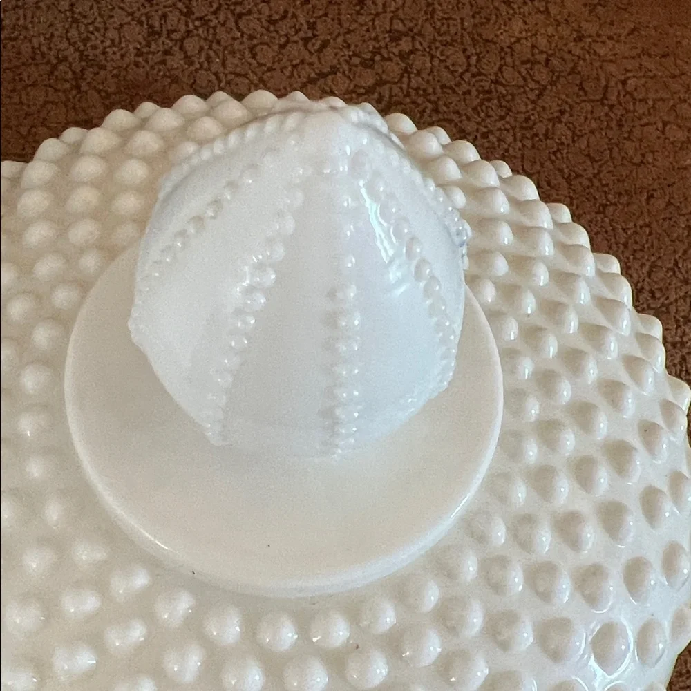 Elegant White Hobnail Milk Glass Cookie Jar. - Picture 9 of 10